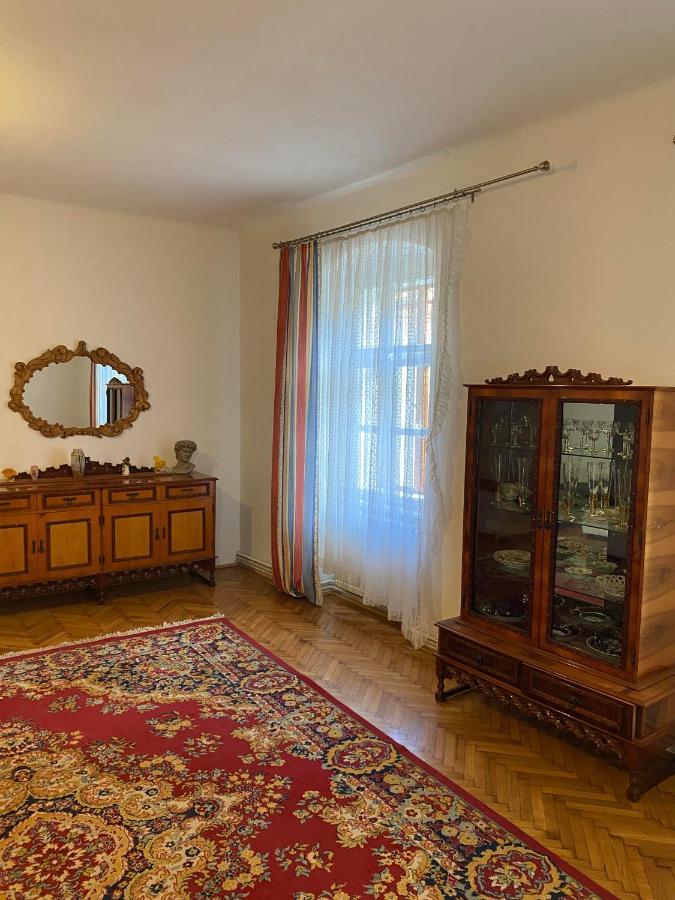Apartament Istoric Ultracentral - With Parking Sibiu Exteriör bild