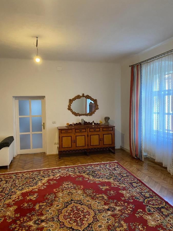 Apartament Istoric Ultracentral - With Parking Sibiu Exteriör bild